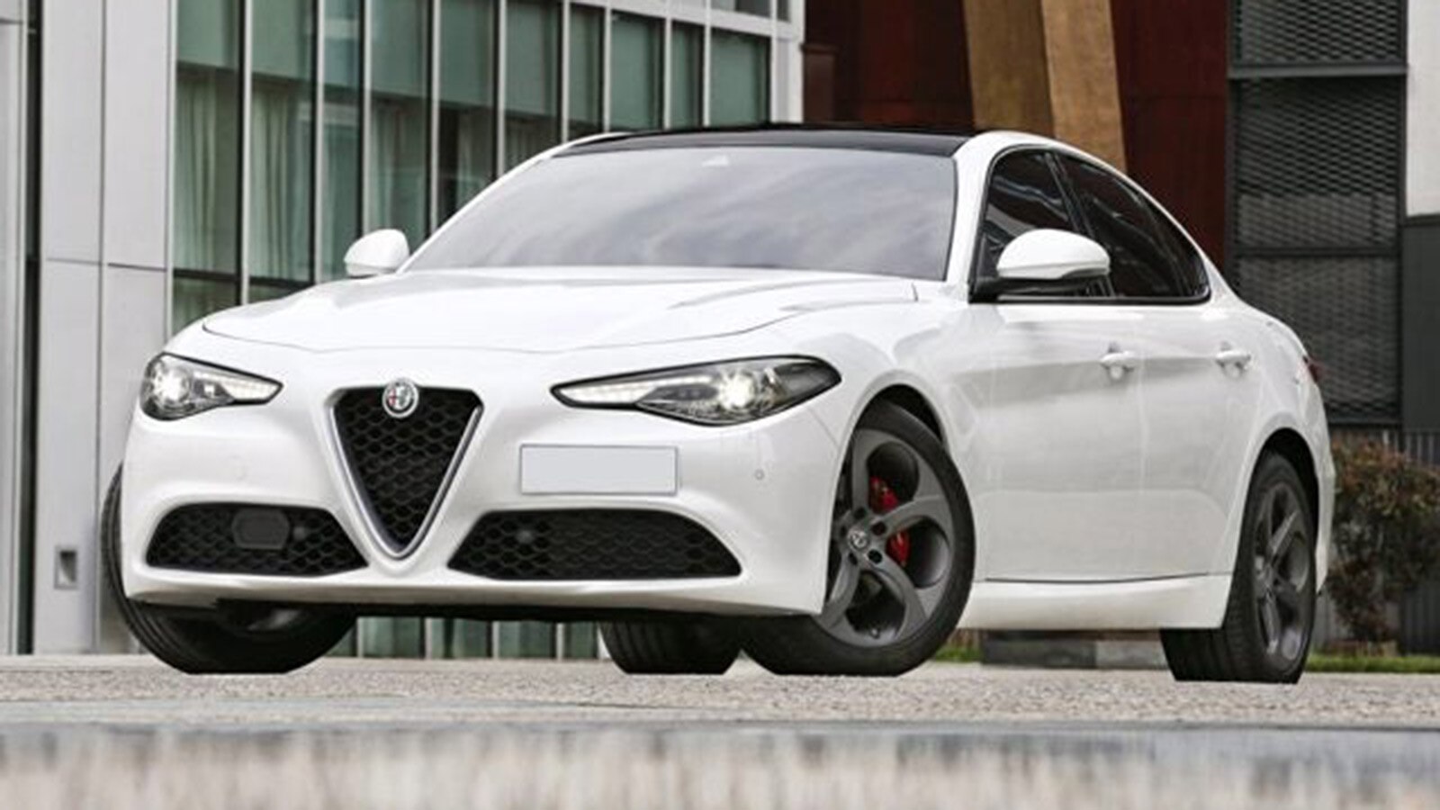 2022 Alfa Romeo Giulia Sprint Front Left in White